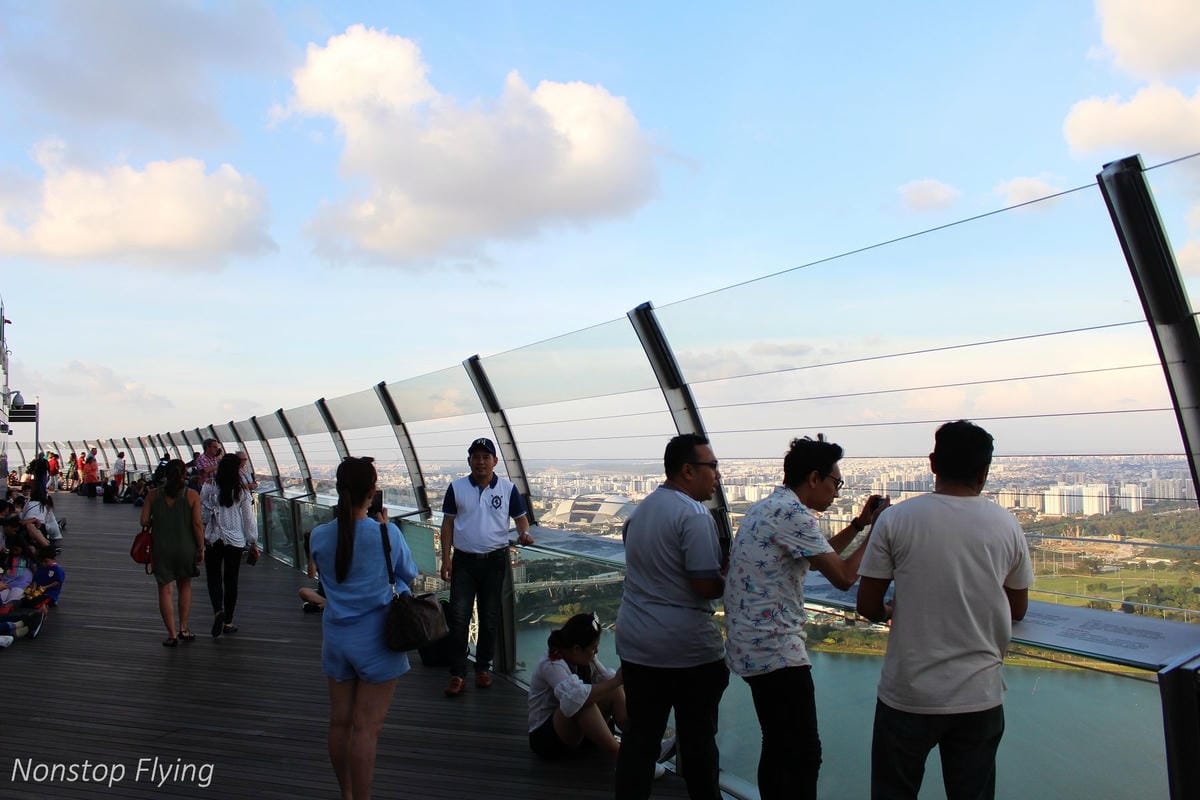【新加坡食旅】濱海灣金沙酒店觀景台、超級樹燈光秀、照亮濱海灣燈光藝術節、328加東叻沙、五星海南雞飯