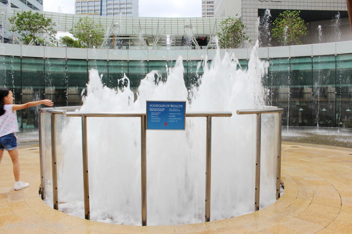 【新加坡食旅】新達城財富之泉、濱海灣(濱海藝術中心、魚尾獅)、新加坡國家美術館 - 第5張圖 【新加坡食旅】新達城財富之泉、濱海灣(濱海藝術中心、魚尾獅)、新加坡國家美術館