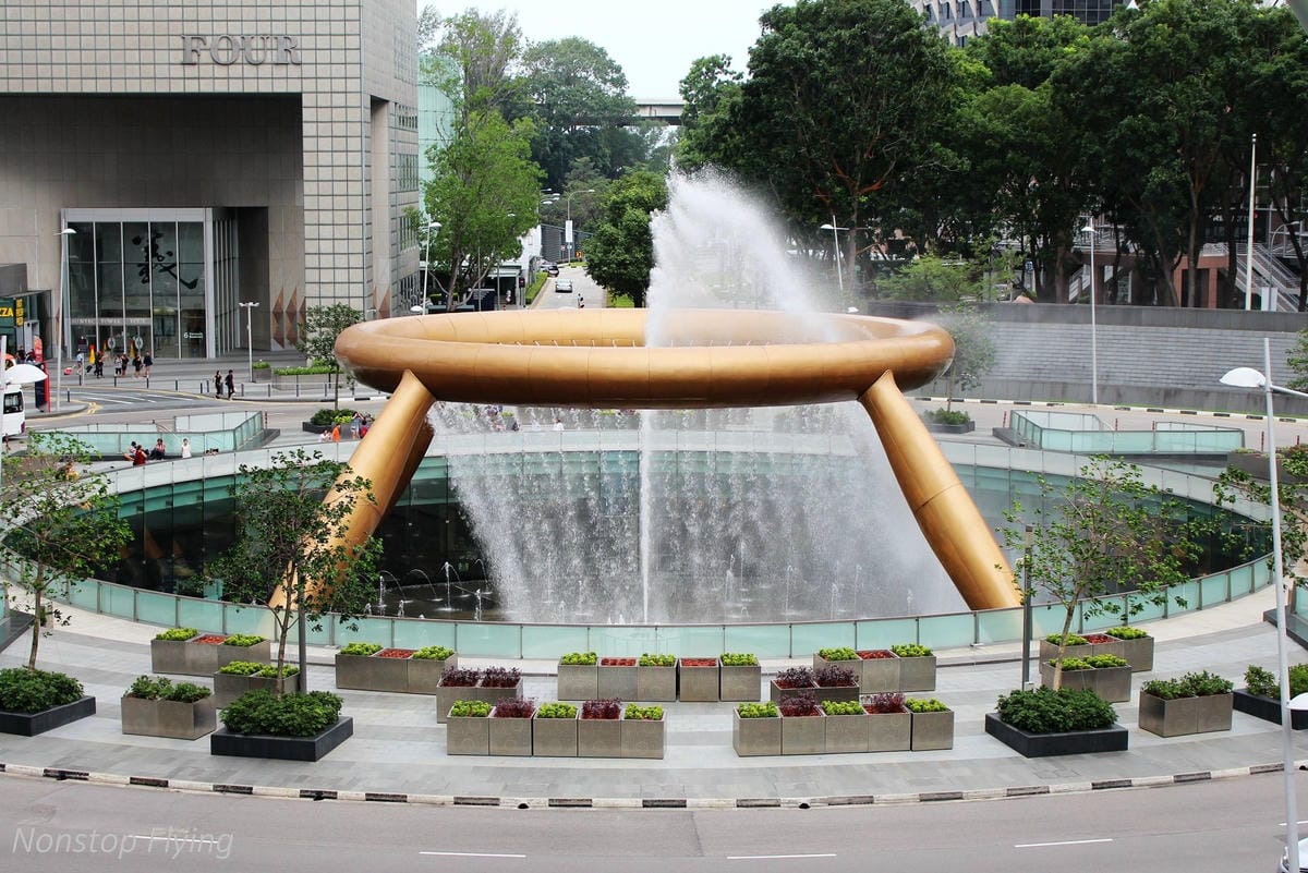 【新加坡食旅】新達城財富之泉、濱海灣(濱海藝術中心、魚尾獅)、新加坡國家美術館 - 第2張圖 【新加坡食旅】新達城財富之泉、濱海灣(濱海藝術中心、魚尾獅)、新加坡國家美術館