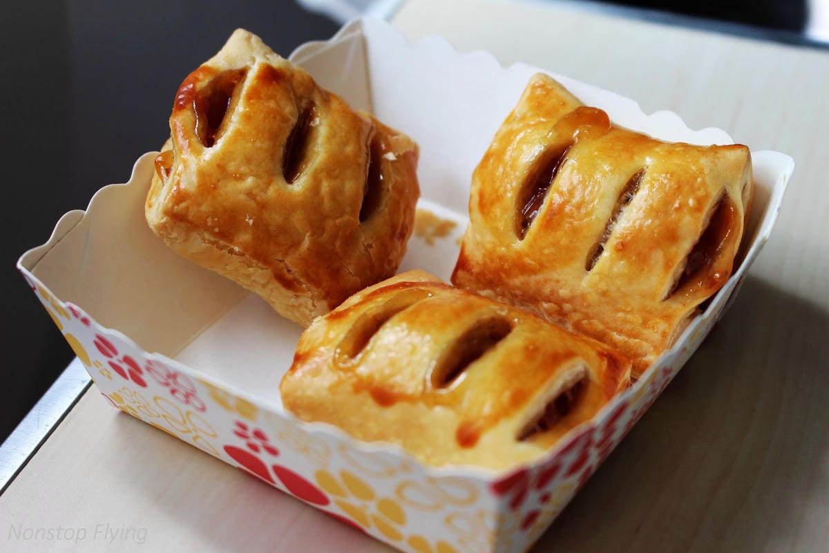 2018.05.16 長榮航空 BR851 台北-香港 777-300ER(豪華經濟艙座位)飛行記錄 - 第33張圖 2018.05.16 長榮航空 BR851 台北-香港 777-300ER(豪華經濟艙座位)飛行記錄