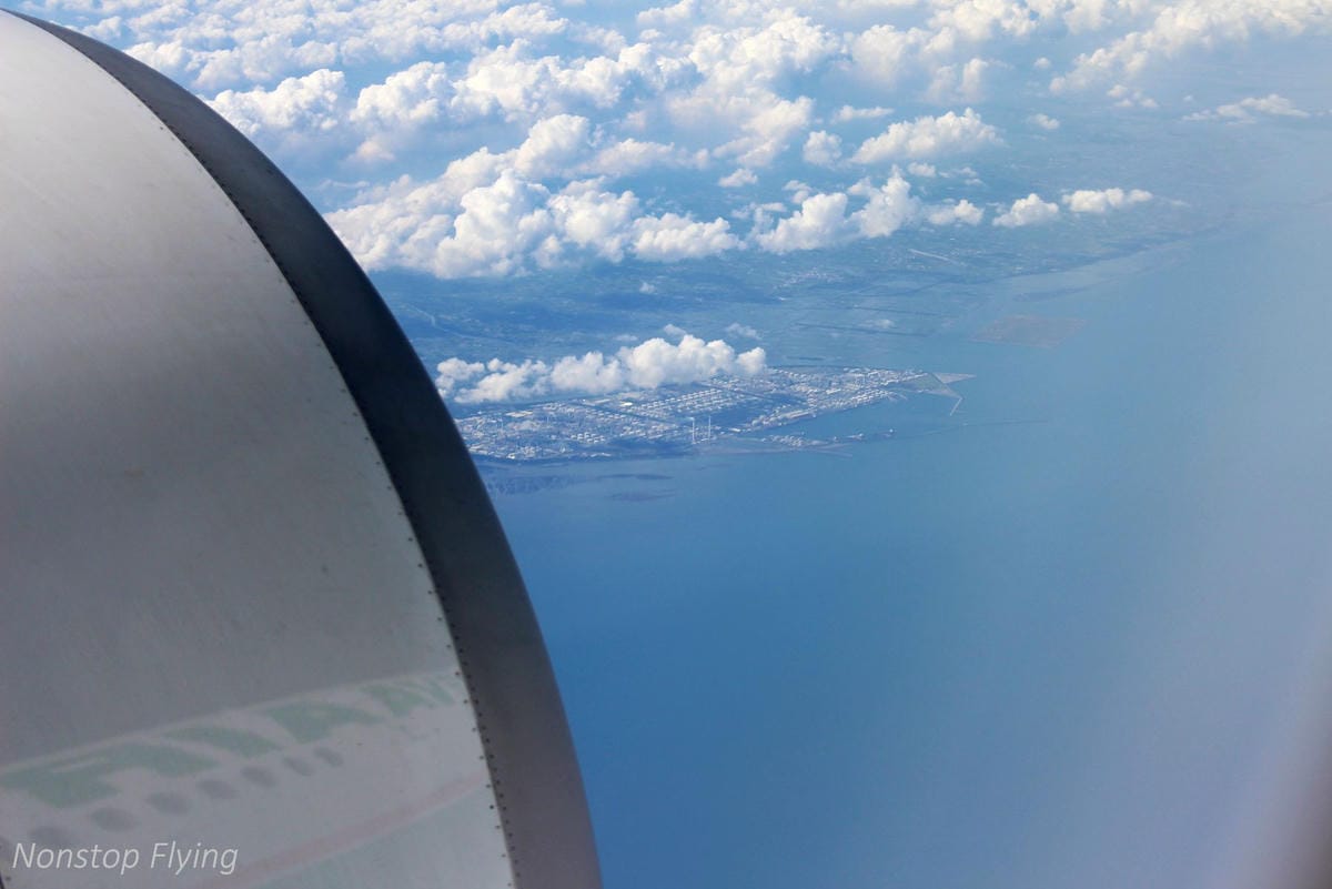2018.05.16 長榮航空 BR851 台北-香港 777-300ER(豪華經濟艙座位)飛行記錄 - 第31張圖 2018.05.16 長榮航空 BR851 台北-香港 777-300ER(豪華經濟艙座位)飛行記錄
