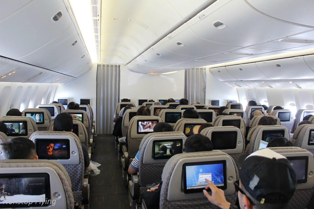 2018.05.16 長榮航空 BR851 台北-香港 777-300ER(豪華經濟艙座位)飛行記錄 - 第38張圖 2018.05.16 長榮航空 BR851 台北-香港 777-300ER(豪華經濟艙座位)飛行記錄