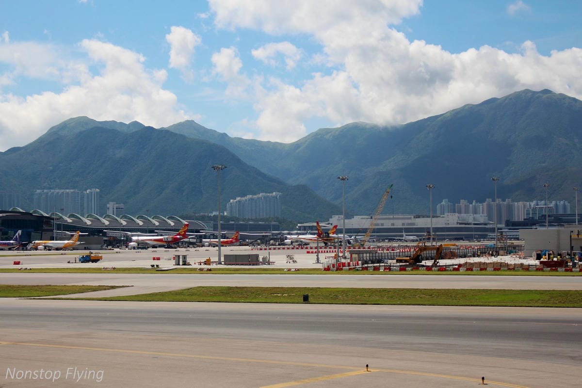 2018.05.16 長榮航空 BR851 台北-香港 777-300ER(豪華經濟艙座位)飛行記錄 - 第46張圖 2018.05.16 長榮航空 BR851 台北-香港 777-300ER(豪華經濟艙座位)飛行記錄