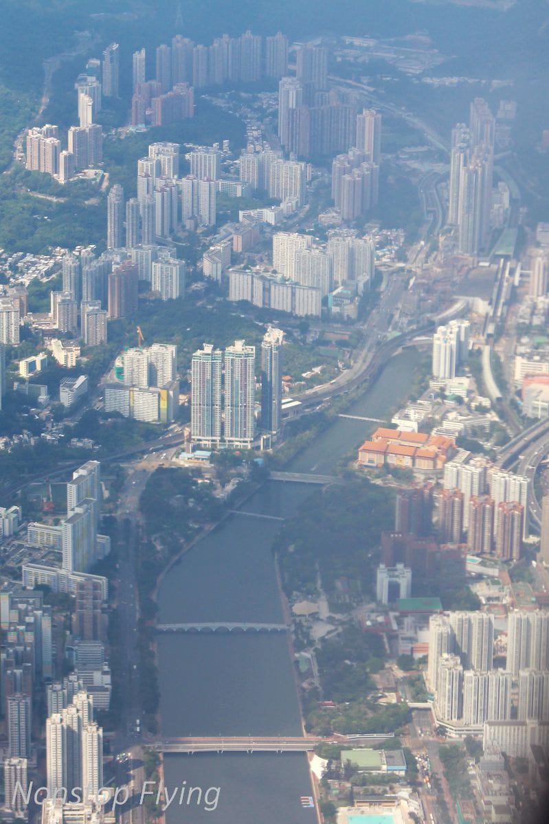 2018.05.16 長榮航空 BR851 台北-香港 777-300ER(豪華經濟艙座位)飛行記錄 - 第41張圖 2018.05.16 長榮航空 BR851 台北-香港 777-300ER(豪華經濟艙座位)飛行記錄