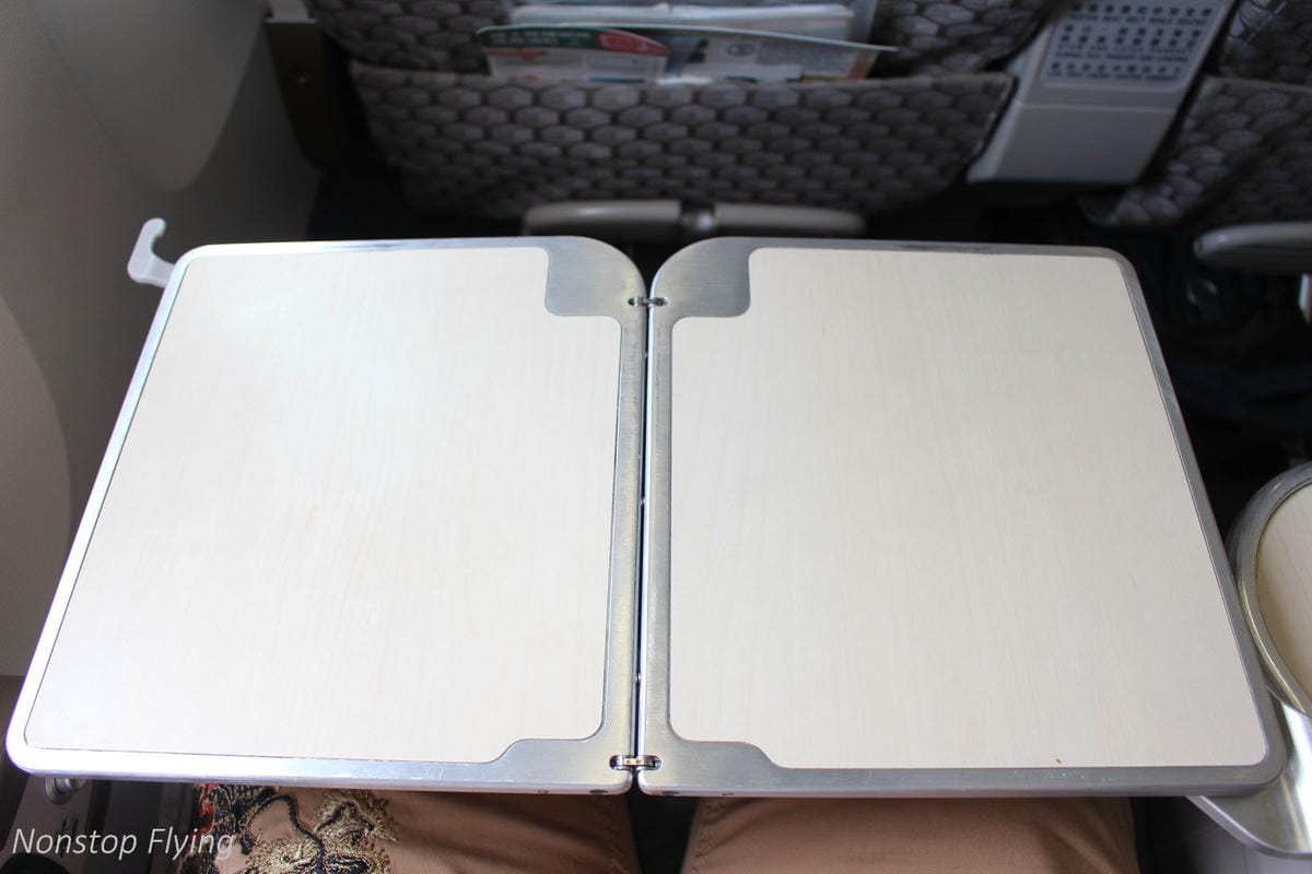 2018.05.16 長榮航空 BR851 台北-香港 777-300ER(豪華經濟艙座位)飛行記錄 - 第20張圖 2018.05.16 長榮航空 BR851 台北-香港 777-300ER(豪華經濟艙座位)飛行記錄