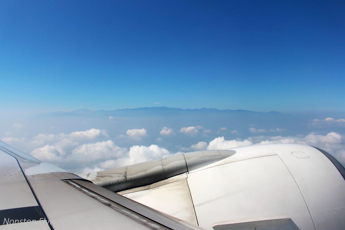 2018.05.16 長榮航空 BR851 台北-香港 777-300ER(豪華經濟艙座位)飛行記錄 - 第29張圖 2018.05.16 長榮航空 BR851 台北-香港 777-300ER(豪華經濟艙座位)飛行記錄