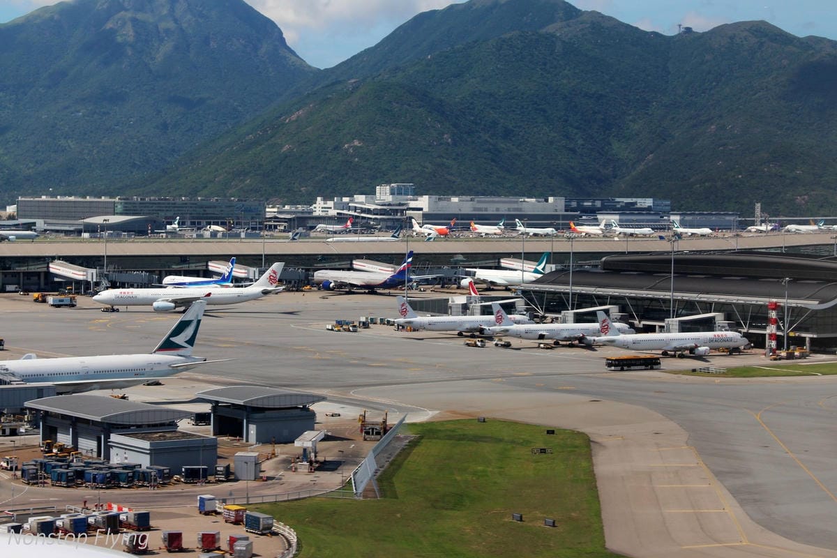 2018.05.16 長榮航空 BR851 台北-香港 777-300ER(豪華經濟艙座位)飛行記錄 - 第44張圖 2018.05.16 長榮航空 BR851 台北-香港 777-300ER(豪華經濟艙座位)飛行記錄