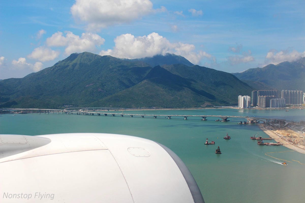 2018.05.16 長榮航空 BR851 台北-香港 777-300ER(豪華經濟艙座位)飛行記錄 - 第42張圖 2018.05.16 長榮航空 BR851 台北-香港 777-300ER(豪華經濟艙座位)飛行記錄