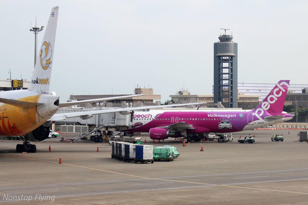 2018.05.16 長榮航空 BR851 台北-香港 777-300ER(豪華經濟艙座位)飛行記錄 - 第26張圖 2018.05.16 長榮航空 BR851 台北-香港 777-300ER(豪華經濟艙座位)飛行記錄