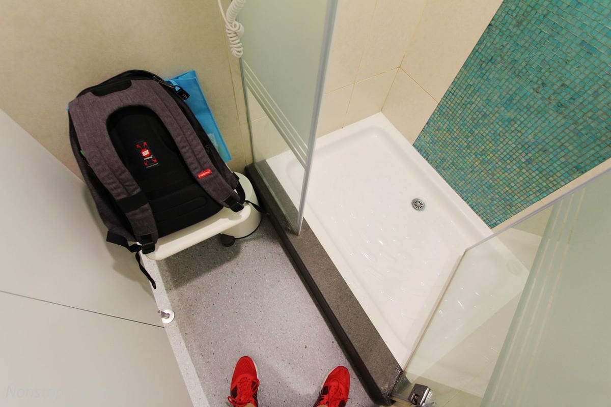 【心得】香港機場免費淋浴間 -抵港旅客限定，乾濕分離附洗髮/沐浴乳、吹風機。