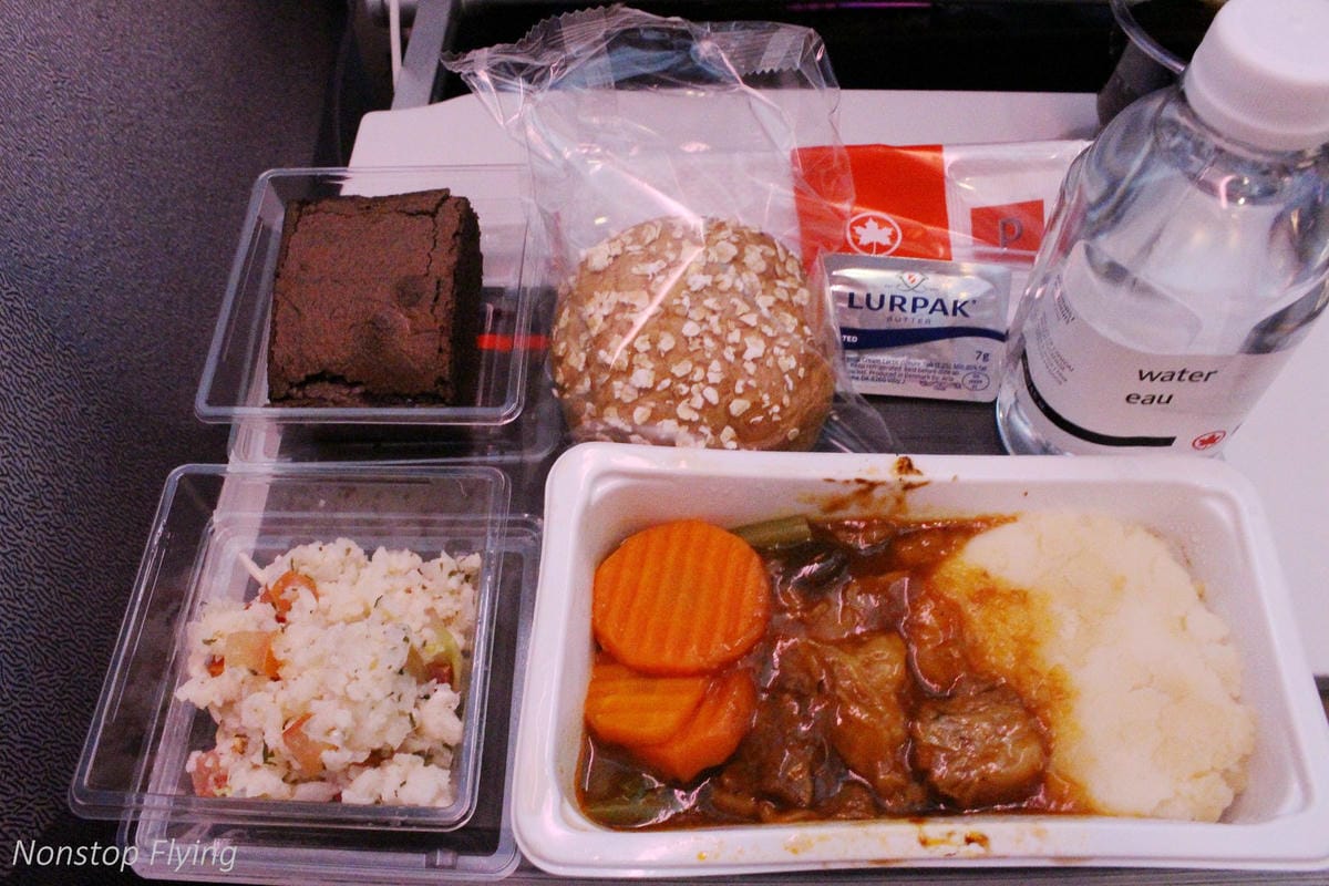 2018.05.16 加拿大航空 AC16 香港-多倫多 777-200LR飛行記錄 -15小時航程完整分享 - 第49張圖 2018.05.16 加拿大航空 AC16 香港-多倫多 777-200LR飛行記錄 -15小時航程完整分享