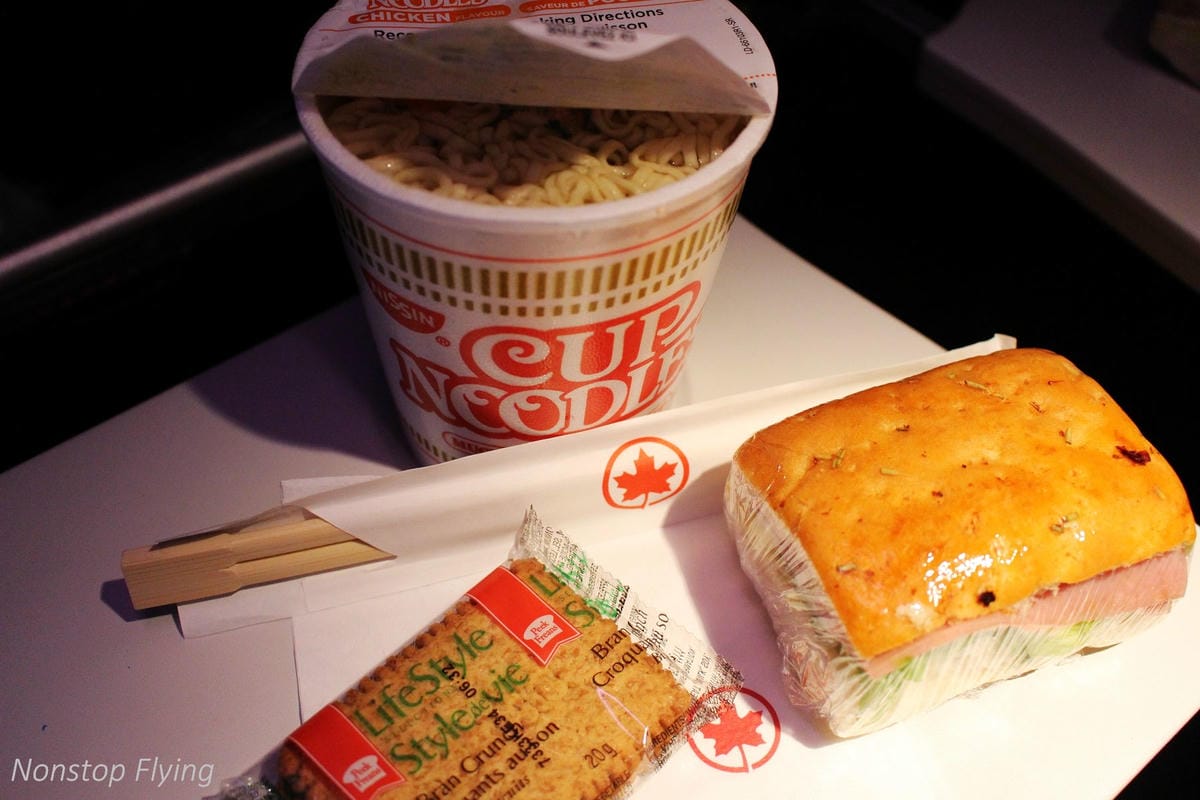 2018.05.16 加拿大航空 AC16 香港-多倫多 777-200LR飛行記錄 -15小時航程完整分享 - 第57張圖 2018.05.16 加拿大航空 AC16 香港-多倫多 777-200LR飛行記錄 -15小時航程完整分享