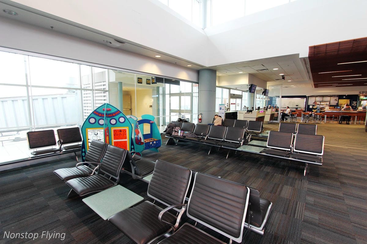 2018.05.17 加拿大航空 AC8893 哈利法克斯-波士頓 Dash 8-400Q飛行記錄，含哈利法克斯機場簡介