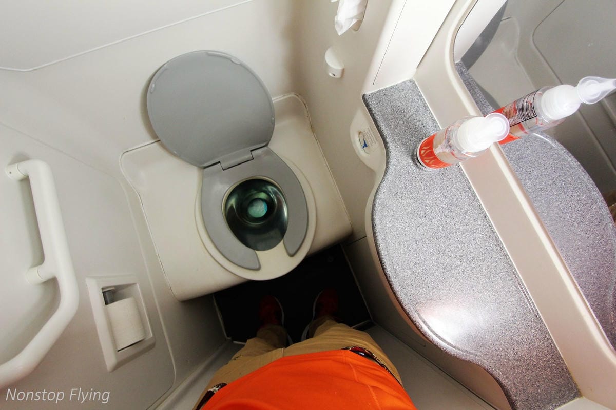 2018.05.17 加拿大航空 AC8893 哈利法克斯-波士頓 Dash 8-400Q飛行記錄，含哈利法克斯機場簡介