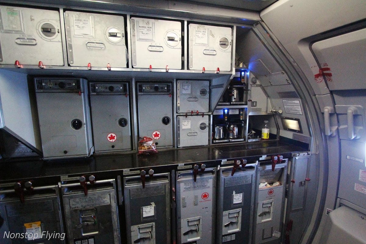 2018.05.19 加拿大航空 AC533 波士頓-溫哥華 A319-100飛行記錄，含溫哥華機場入境分享