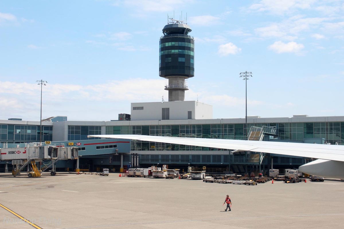 2018.05.20 加拿大航空 AC7 溫哥華-香港 777-300ER飛行記錄 -12小時航程完整分享 - 第35張圖 2018.05.20 加拿大航空 AC7 溫哥華-香港 777-300ER飛行記錄 -12小時航程完整分享