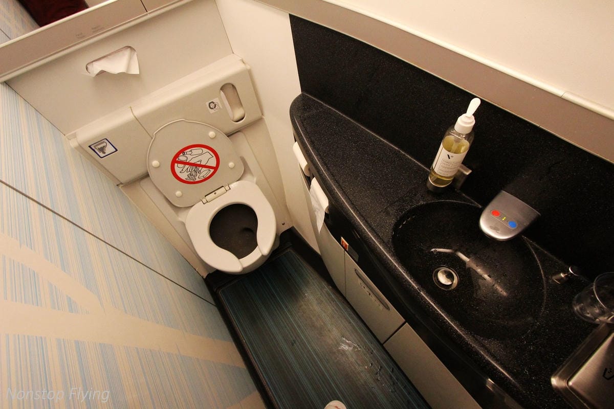 2018.05.20 加拿大航空 AC7 溫哥華-香港 777-300ER飛行記錄 -12小時航程完整分享 - 第54張圖 2018.05.20 加拿大航空 AC7 溫哥華-香港 777-300ER飛行記錄 -12小時航程完整分享