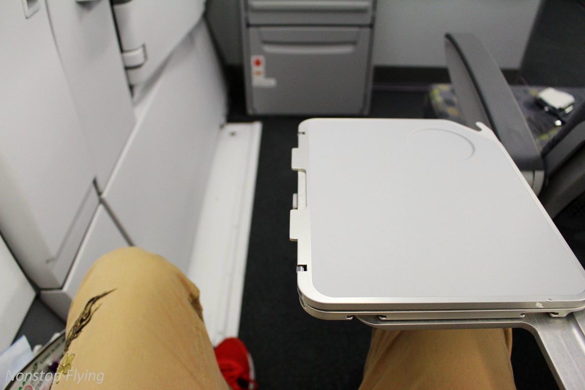 2018.05.21 長榮航空 BR858 香港-台北 A321飛行記錄 -超大腿部空間38排窗位、回台限定PAUL名店餐點 - 第16張圖 2018.05.21 長榮航空 BR858 香港-台北 A321飛行記錄 -超大腿部空間38排窗位、回台限定PAUL名店餐點