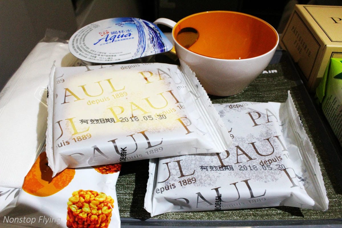 2018.05.21 長榮航空 BR858 香港-台北 A321飛行記錄 -超大腿部空間38排窗位、回台限定PAUL名店餐點 - 第21張圖 2018.05.21 長榮航空 BR858 香港-台北 A321飛行記錄 -超大腿部空間38排窗位、回台限定PAUL名店餐點