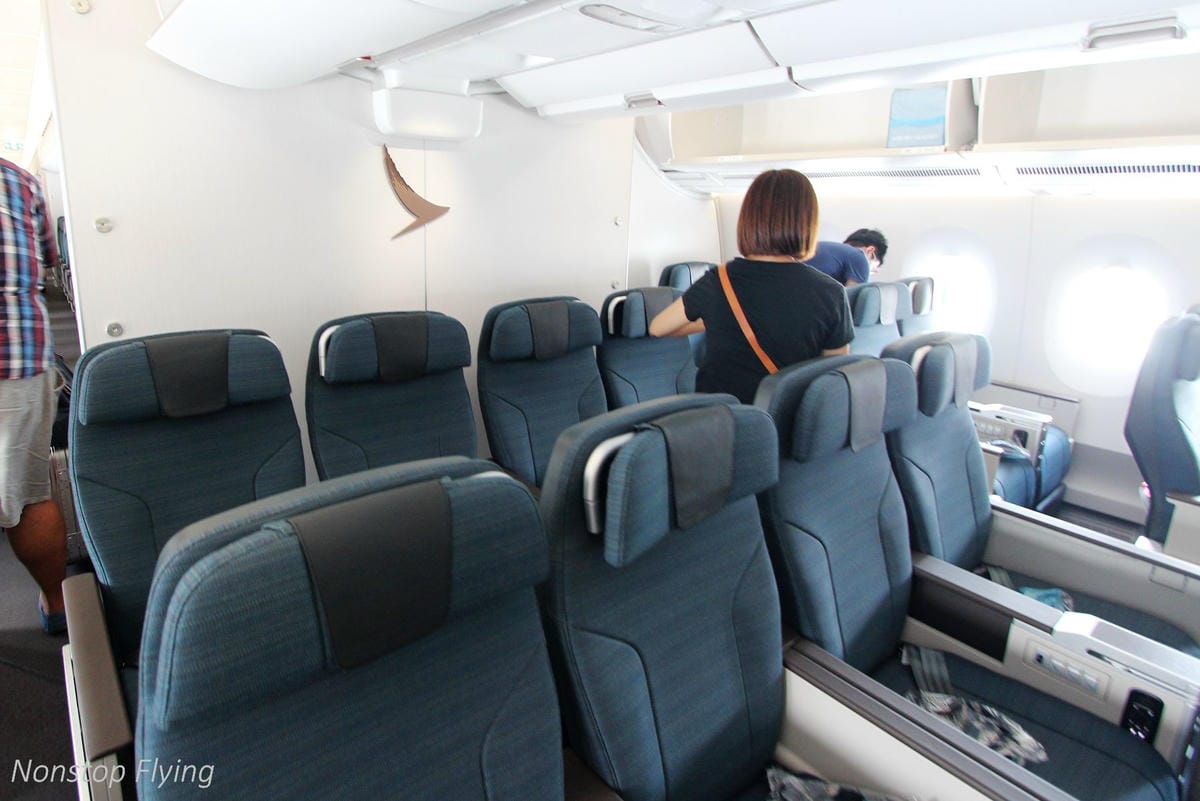 2018.07.01 國泰航空 CX484 香港-台北 A350-1000商業首航全記錄 >完整新機客艙介紹,比A359更上層樓的極致體驗 - 第23張圖 2018.07.01 國泰航空 CX484 香港-台北 A350-1000商業首航全記錄 >完整新機客艙介紹,比A359更上層樓的極致體驗