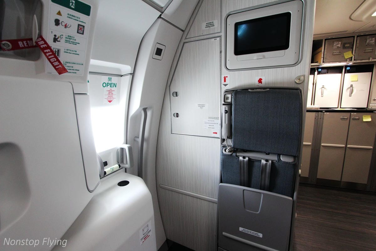 2018.07.01 國泰航空 CX484 香港-台北 A350-1000商業首航全記錄 >完整新機客艙介紹,比A359更上層樓的極致體驗 - 第63張圖 2018.07.01 國泰航空 CX484 香港-台北 A350-1000商業首航全記錄 >完整新機客艙介紹,比A359更上層樓的極致體驗