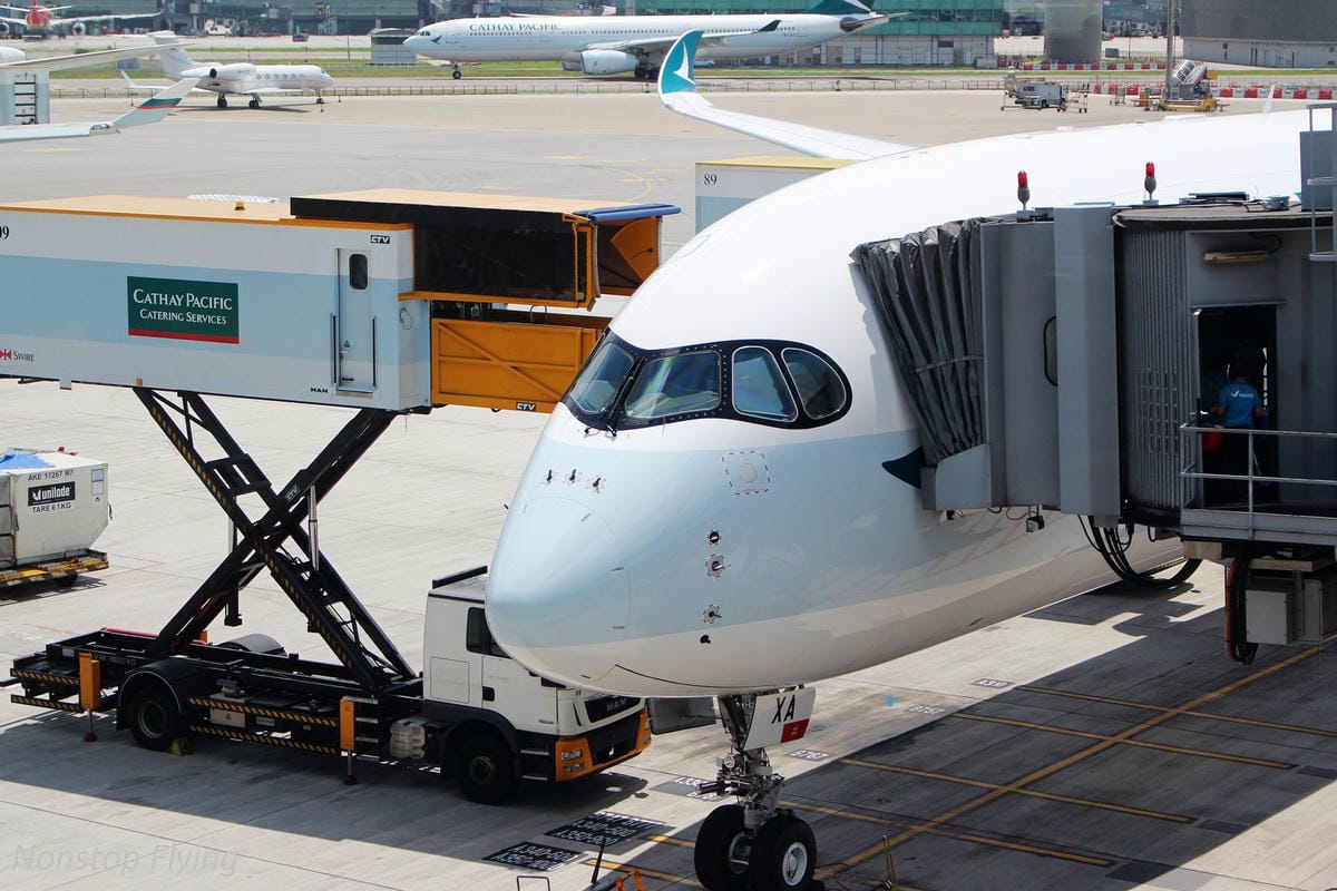 2018.07.01 國泰航空 CX484 香港-台北 A350-1000商業首航全記錄 >完整新機客艙介紹,比A359更上層樓的極致體驗 - 第10張圖 2018.07.01 國泰航空 CX484 香港-台北 A350-1000商業首航全記錄 >完整新機客艙介紹,比A359更上層樓的極致體驗