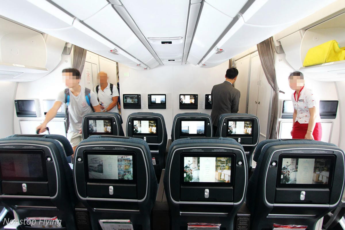 2018.07.01 國泰航空 CX484 香港-台北 A350-1000商業首航全記錄 >完整新機客艙介紹,比A359更上層樓的極致體驗 - 第22張圖 2018.07.01 國泰航空 CX484 香港-台北 A350-1000商業首航全記錄 >完整新機客艙介紹,比A359更上層樓的極致體驗