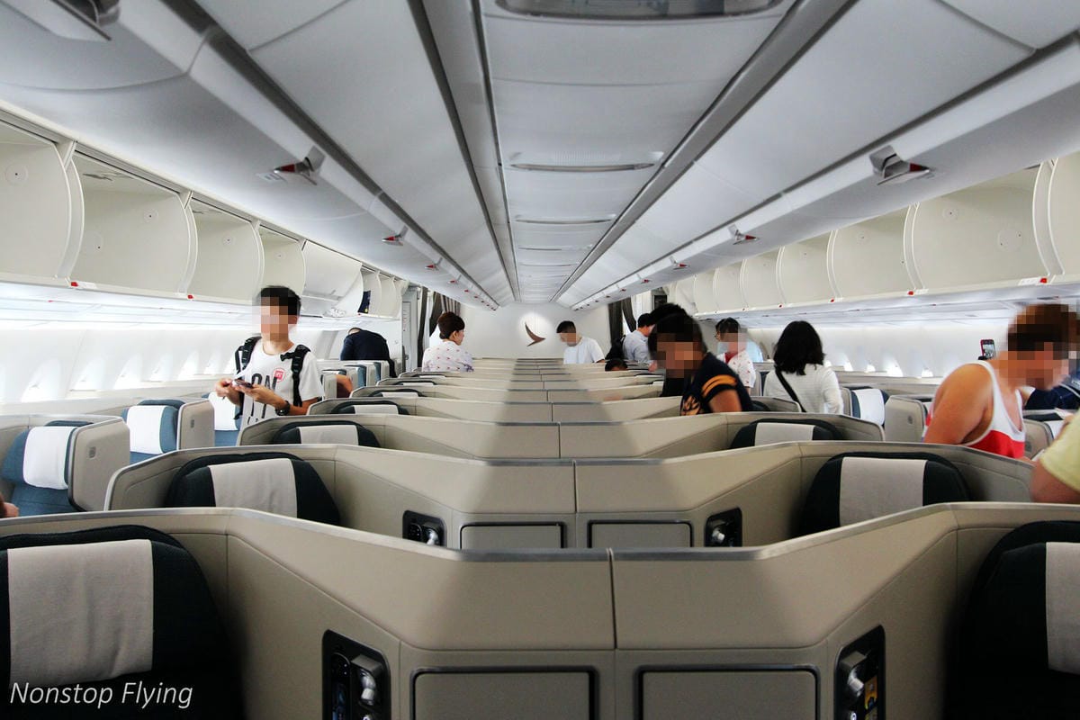 2018.07.01 國泰航空 CX484 香港-台北 A350-1000商業首航全記錄 >完整新機客艙介紹,比A359更上層樓的極致體驗 - 第15張圖 2018.07.01 國泰航空 CX484 香港-台北 A350-1000商業首航全記錄 >完整新機客艙介紹,比A359更上層樓的極致體驗