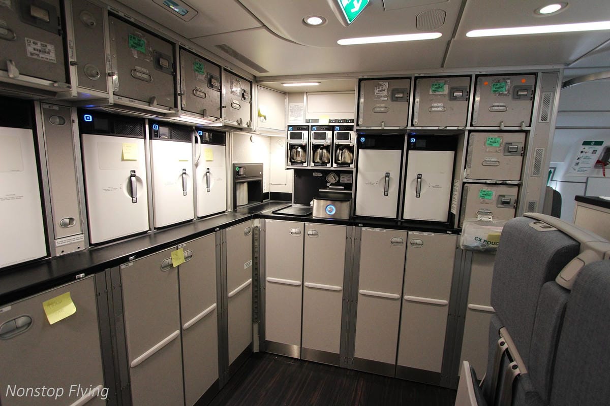 2018.07.01 國泰航空 CX484 香港-台北 A350-1000商業首航全記錄 >完整新機客艙介紹,比A359更上層樓的極致體驗 - 第58張圖 2018.07.01 國泰航空 CX484 香港-台北 A350-1000商業首航全記錄 >完整新機客艙介紹,比A359更上層樓的極致體驗