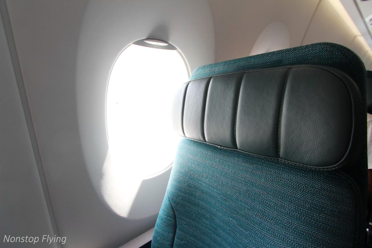 2018.07.01 國泰航空 CX484 香港-台北 A350-1000商業首航全記錄 >完整新機客艙介紹,比A359更上層樓的極致體驗 - 第35張圖 2018.07.01 國泰航空 CX484 香港-台北 A350-1000商業首航全記錄 >完整新機客艙介紹,比A359更上層樓的極致體驗