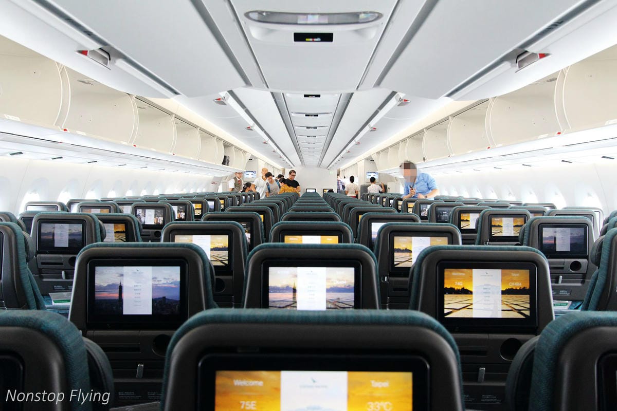 2018.07.01 國泰航空 CX484 香港-台北 A350-1000商業首航全記錄 >完整新機客艙介紹,比A359更上層樓的極致體驗 - 第26張圖 2018.07.01 國泰航空 CX484 香港-台北 A350-1000商業首航全記錄 >完整新機客艙介紹,比A359更上層樓的極致體驗
