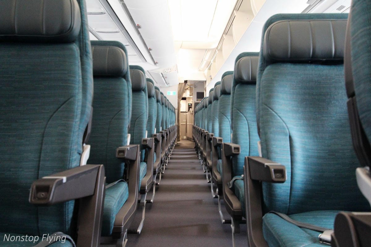 2018.07.01 國泰航空 CX484 香港-台北 A350-1000商業首航全記錄 >完整新機客艙介紹,比A359更上層樓的極致體驗 - 第29張圖 2018.07.01 國泰航空 CX484 香港-台北 A350-1000商業首航全記錄 >完整新機客艙介紹,比A359更上層樓的極致體驗