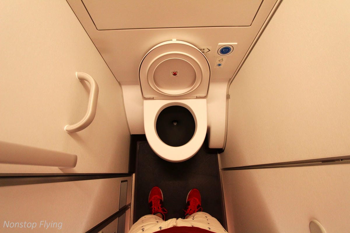 2018.07.01 國泰航空 CX484 香港-台北 A350-1000商業首航全記錄 >完整新機客艙介紹,比A359更上層樓的極致體驗 - 第68張圖 2018.07.01 國泰航空 CX484 香港-台北 A350-1000商業首航全記錄 >完整新機客艙介紹,比A359更上層樓的極致體驗