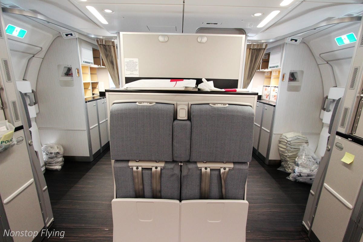 2018.07.01 國泰航空 CX484 香港-台北 A350-1000商業首航全記錄 >完整新機客艙介紹,比A359更上層樓的極致體驗 - 第57張圖 2018.07.01 國泰航空 CX484 香港-台北 A350-1000商業首航全記錄 >完整新機客艙介紹,比A359更上層樓的極致體驗