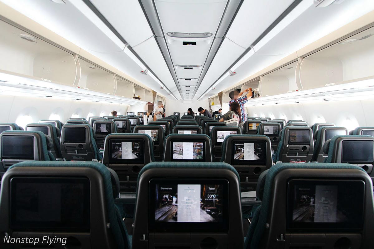2018.07.01 國泰航空 CX484 香港-台北 A350-1000商業首航全記錄 >完整新機客艙介紹,比A359更上層樓的極致體驗 - 第25張圖 2018.07.01 國泰航空 CX484 香港-台北 A350-1000商業首航全記錄 >完整新機客艙介紹,比A359更上層樓的極致體驗