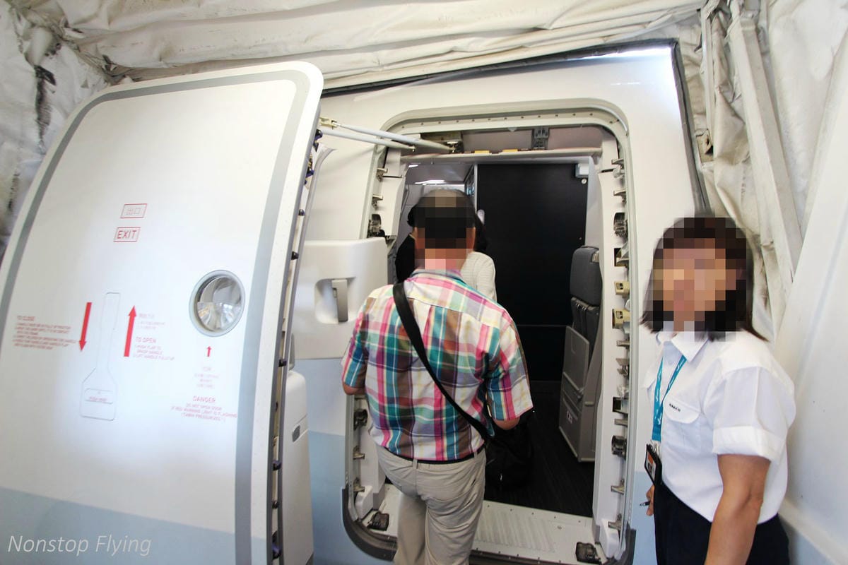 2018.07.01 國泰航空 CX484 香港-台北 A350-1000商業首航全記錄 >完整新機客艙介紹,比A359更上層樓的極致體驗 - 第13張圖 2018.07.01 國泰航空 CX484 香港-台北 A350-1000商業首航全記錄 >完整新機客艙介紹,比A359更上層樓的極致體驗