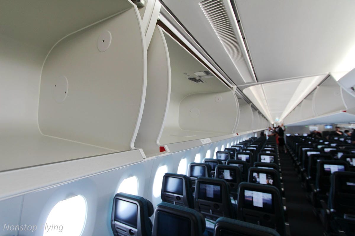 2018.07.01 國泰航空 CX484 香港-台北 A350-1000商業首航全記錄 >完整新機客艙介紹,比A359更上層樓的極致體驗 - 第30張圖 2018.07.01 國泰航空 CX484 香港-台北 A350-1000商業首航全記錄 >完整新機客艙介紹,比A359更上層樓的極致體驗