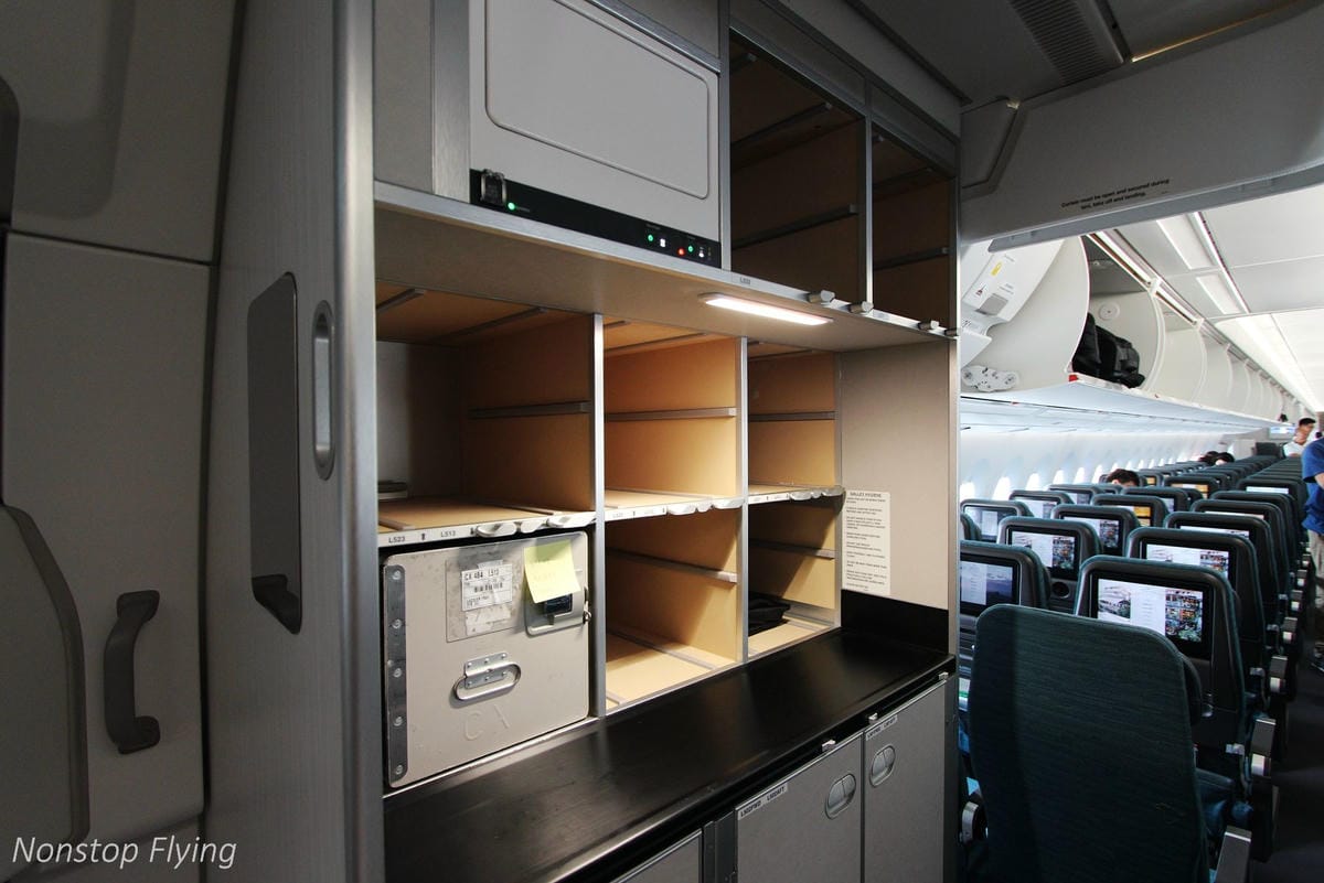 2018.07.01 國泰航空 CX484 香港-台北 A350-1000商業首航全記錄 >完整新機客艙介紹,比A359更上層樓的極致體驗 - 第67張圖 2018.07.01 國泰航空 CX484 香港-台北 A350-1000商業首航全記錄 >完整新機客艙介紹,比A359更上層樓的極致體驗
