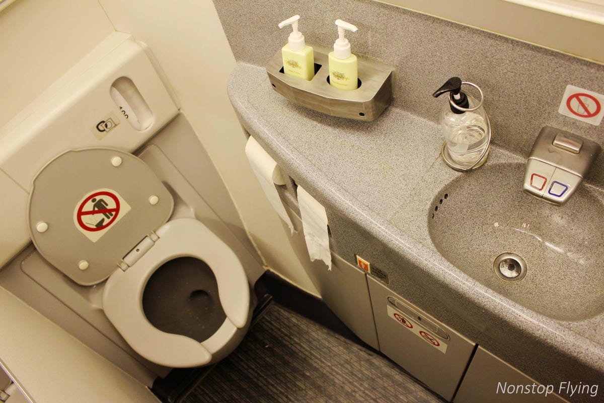 2018.06.30 國泰航空 CX465 台北-香港 777-300飛行記錄 -印度教餐 - 第47張圖 2018.06.30 國泰航空 CX465 台北-香港 777-300飛行記錄 -印度教餐