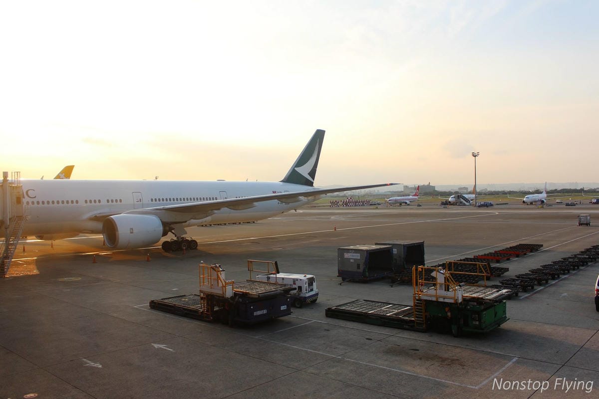 2018.06.30 國泰航空 CX465 台北-香港 777-300飛行記錄 -印度教餐 - 第7張圖 2018.06.30 國泰航空 CX465 台北-香港 777-300飛行記錄 -印度教餐