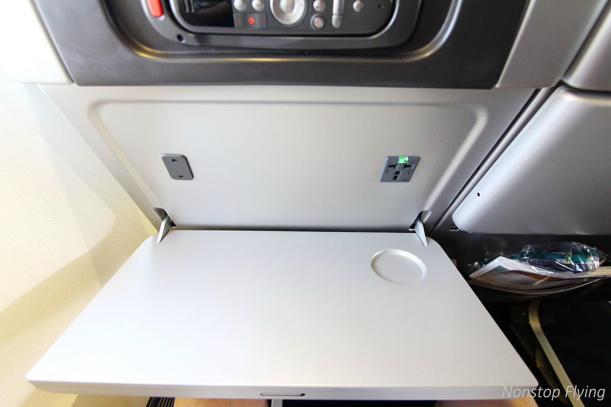 2018.06.30 國泰航空 CX465 台北-香港 777-300飛行記錄 -印度教餐 - 第24張圖 2018.06.30 國泰航空 CX465 台北-香港 777-300飛行記錄 -印度教餐