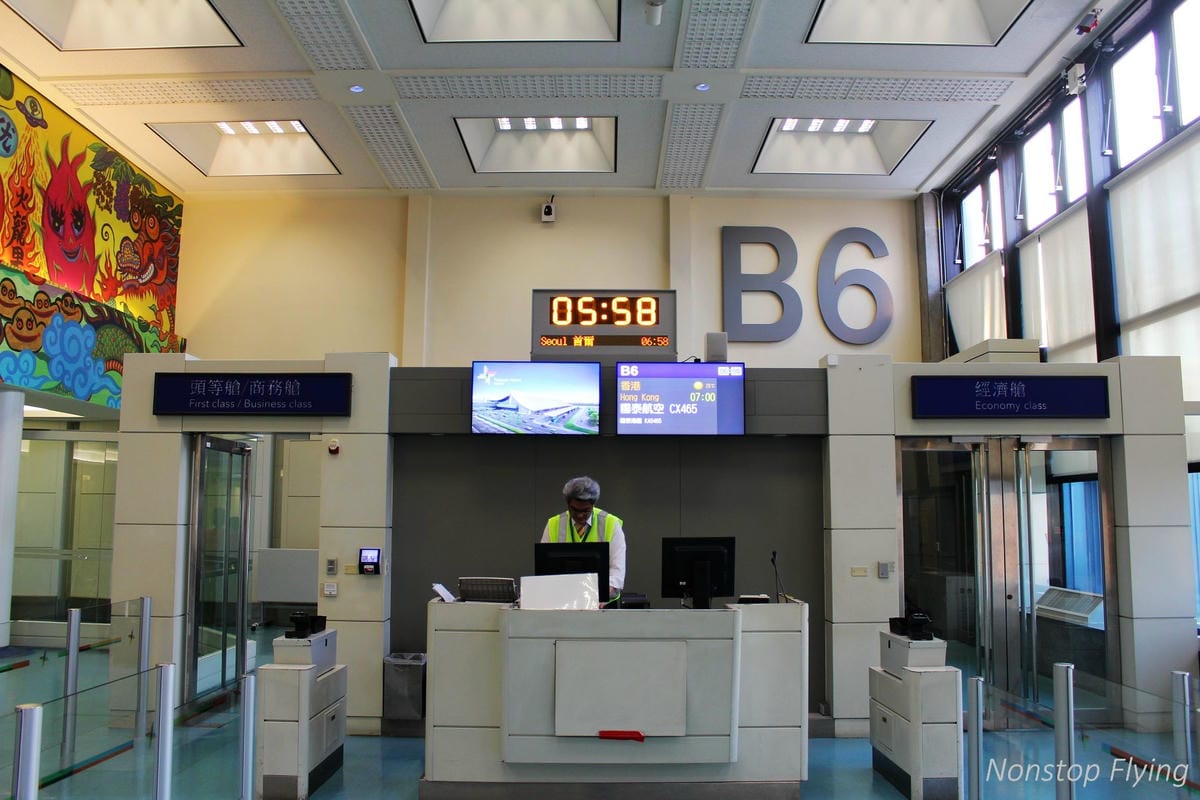 2018.06.30 國泰航空 CX465 台北-香港 777-300飛行記錄 -印度教餐 - 第6張圖 2018.06.30 國泰航空 CX465 台北-香港 777-300飛行記錄 -印度教餐
