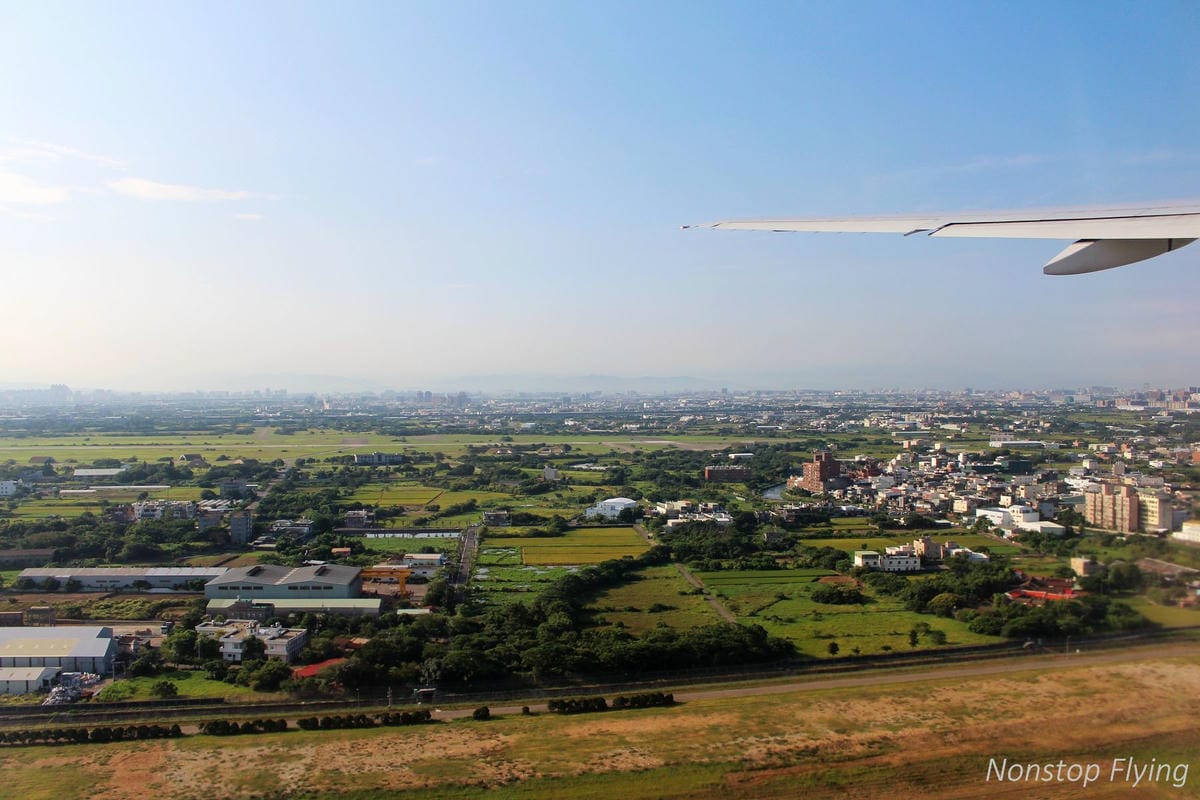2018.06.30 國泰航空 CX465 台北-香港 777-300飛行記錄 -印度教餐 - 第34張圖 2018.06.30 國泰航空 CX465 台北-香港 777-300飛行記錄 -印度教餐