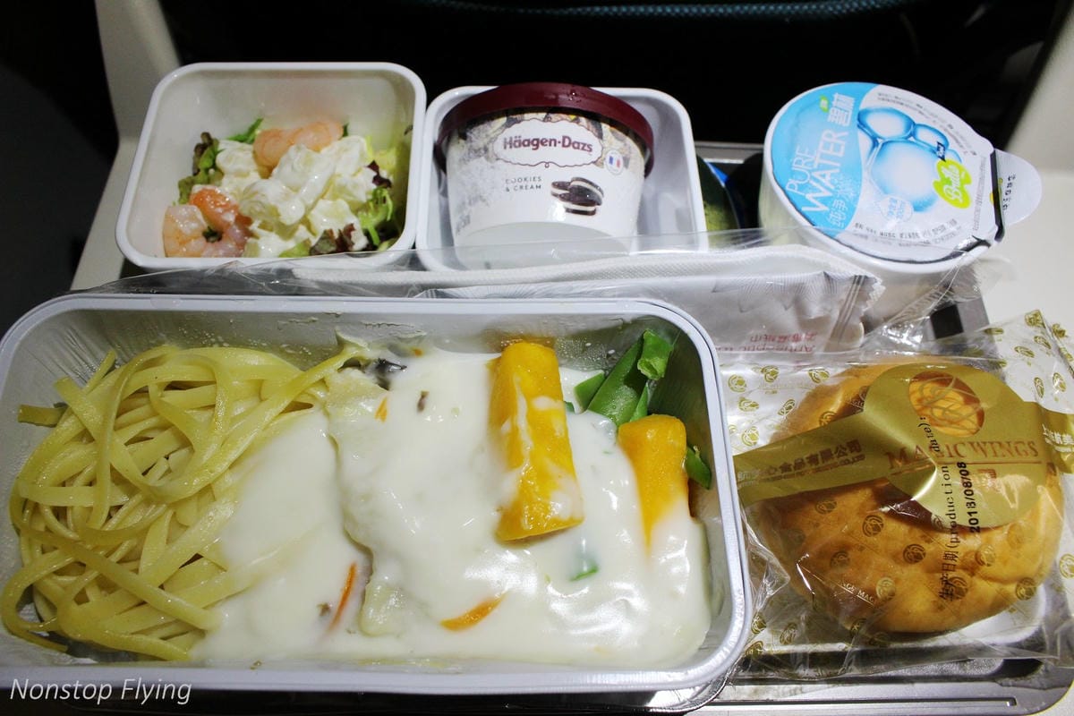 2018.08.09 國泰港龍 KA891 上海浦東-香港 A320飛行記錄 -航班延遲導致後段回台失接