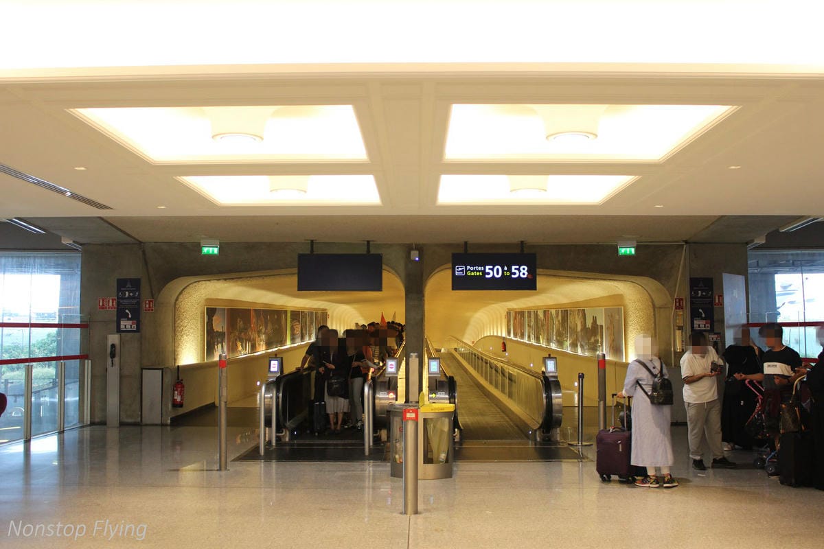 2018.08.14 長榮航空 BR87 台北-巴黎 777-300ER 飛行記錄 -新版一排10人座經濟艙 - 第56張圖 2018.08.14 長榮航空 BR87 台北-巴黎 777-300ER 飛行記錄 -新版一排10人座經濟艙