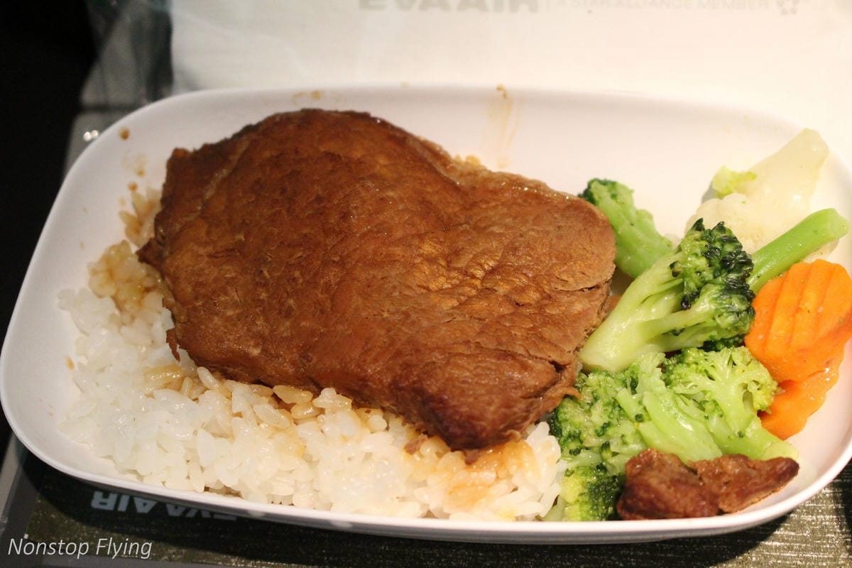 2018.08.14 長榮航空 BR87 台北-巴黎 777-300ER 飛行記錄 -新版一排10人座經濟艙 - 第37張圖 2018.08.14 長榮航空 BR87 台北-巴黎 777-300ER 飛行記錄 -新版一排10人座經濟艙