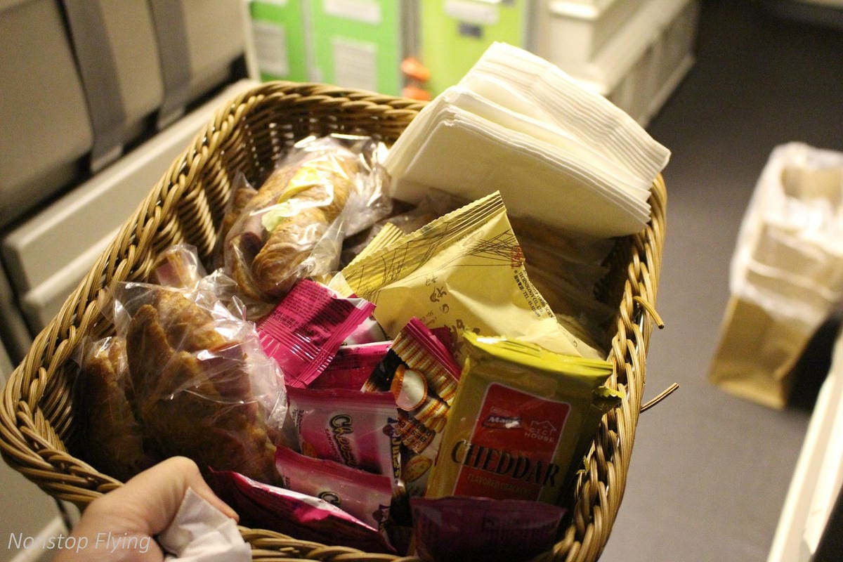 2018.08.14 長榮航空 BR87 台北-巴黎 777-300ER 飛行記錄 -新版一排10人座經濟艙 - 第42張圖 2018.08.14 長榮航空 BR87 台北-巴黎 777-300ER 飛行記錄 -新版一排10人座經濟艙