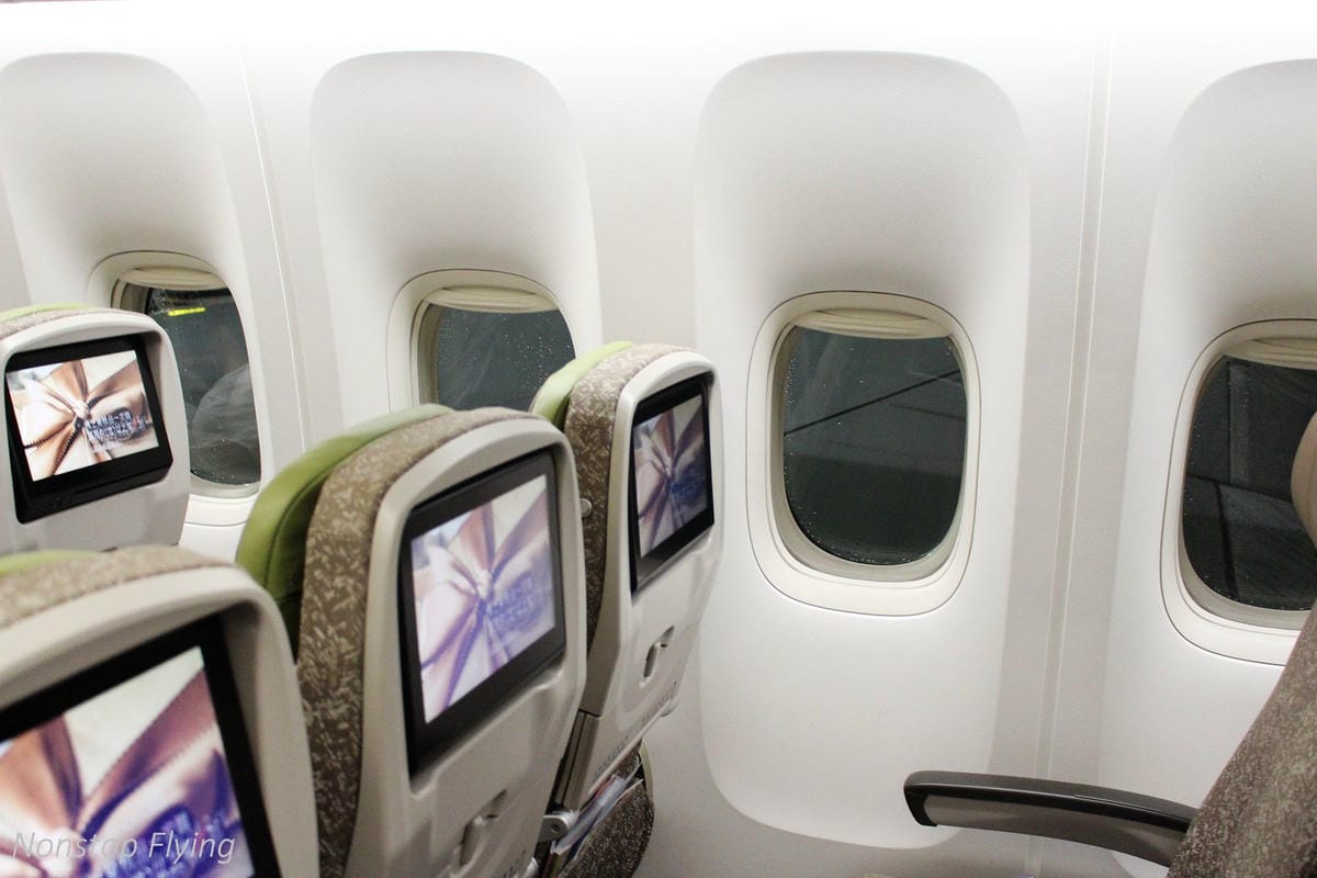 2018.08.14 長榮航空 BR87 台北-巴黎 777-300ER 飛行記錄 -新版一排10人座經濟艙 - 第16張圖 2018.08.14 長榮航空 BR87 台北-巴黎 777-300ER 飛行記錄 -新版一排10人座經濟艙