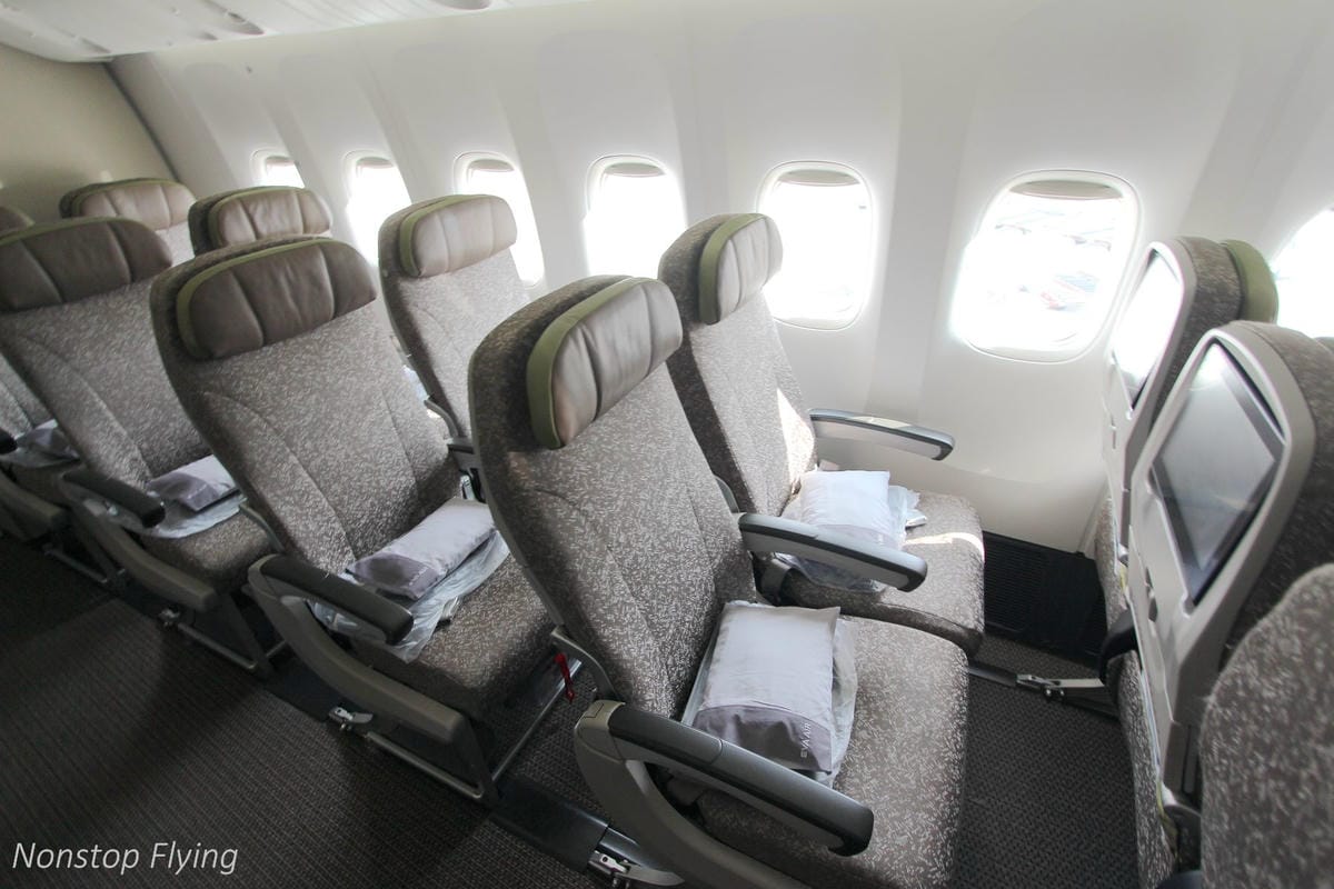 2018.08.22 長榮航空 BR88 巴黎-台北 777-300ER 飛行記錄 -新版一排10人座經濟艙 - 第41張圖 2018.08.22 長榮航空 BR88 巴黎-台北 777-300ER 飛行記錄 -新版一排10人座經濟艙