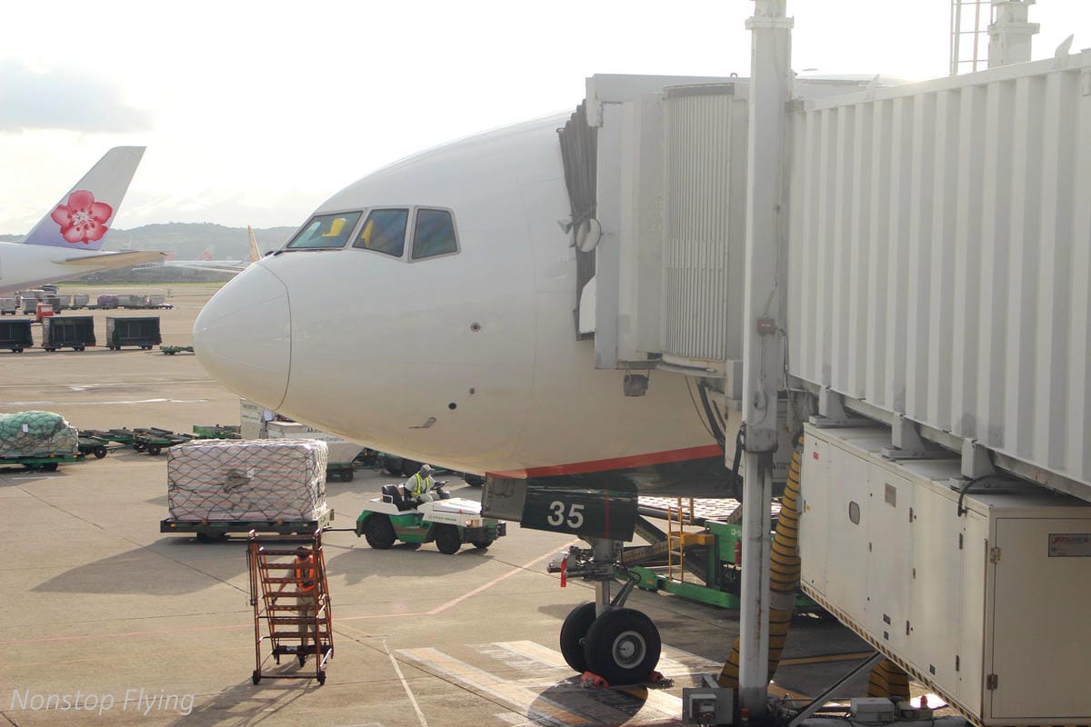 2018.08.22 長榮航空 BR88 巴黎-台北 777-300ER 飛行記錄 -新版一排10人座經濟艙 - 第85張圖 2018.08.22 長榮航空 BR88 巴黎-台北 777-300ER 飛行記錄 -新版一排10人座經濟艙